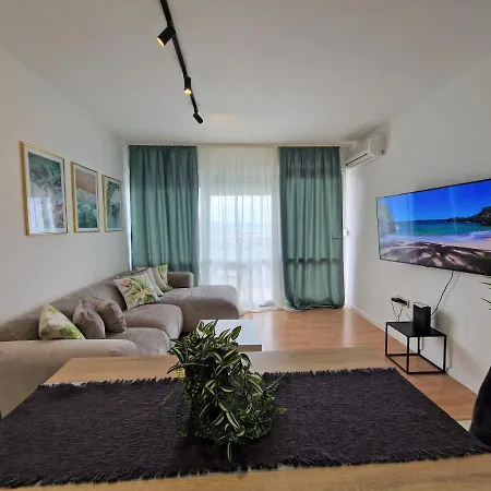 아파트 Luminous *